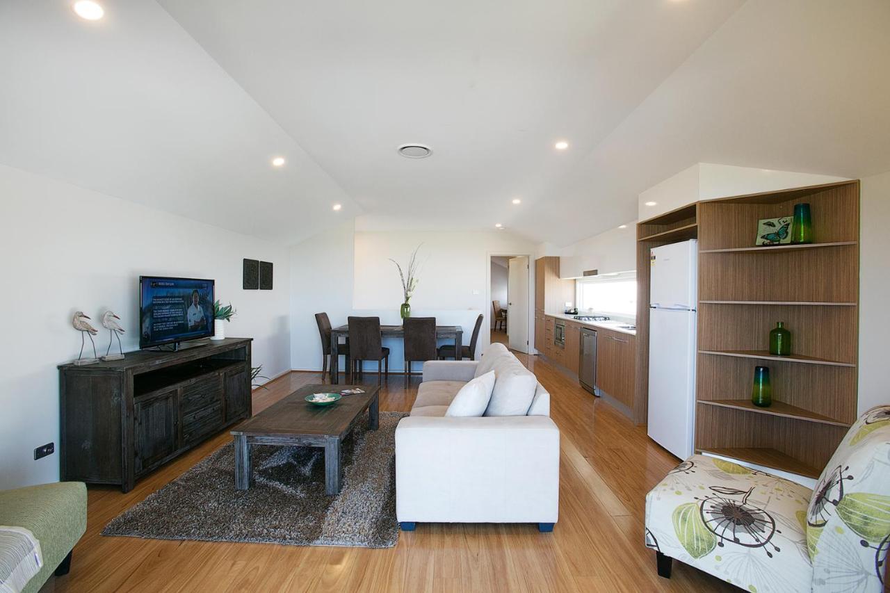 Caves Coastal Bar & Bungalows Caves Beach Exterior foto
