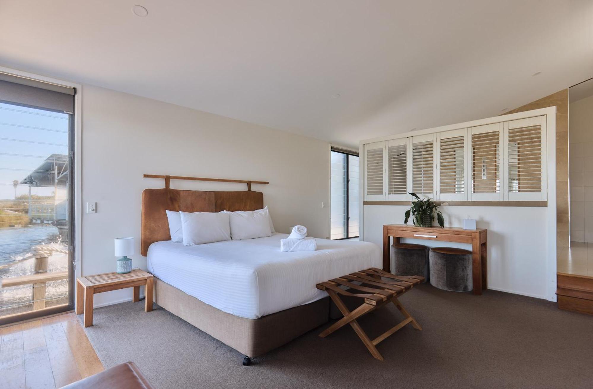 Caves Coastal Bar & Bungalows Caves Beach Exterior foto