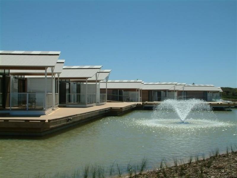 Caves Coastal Bar & Bungalows Caves Beach Exterior foto