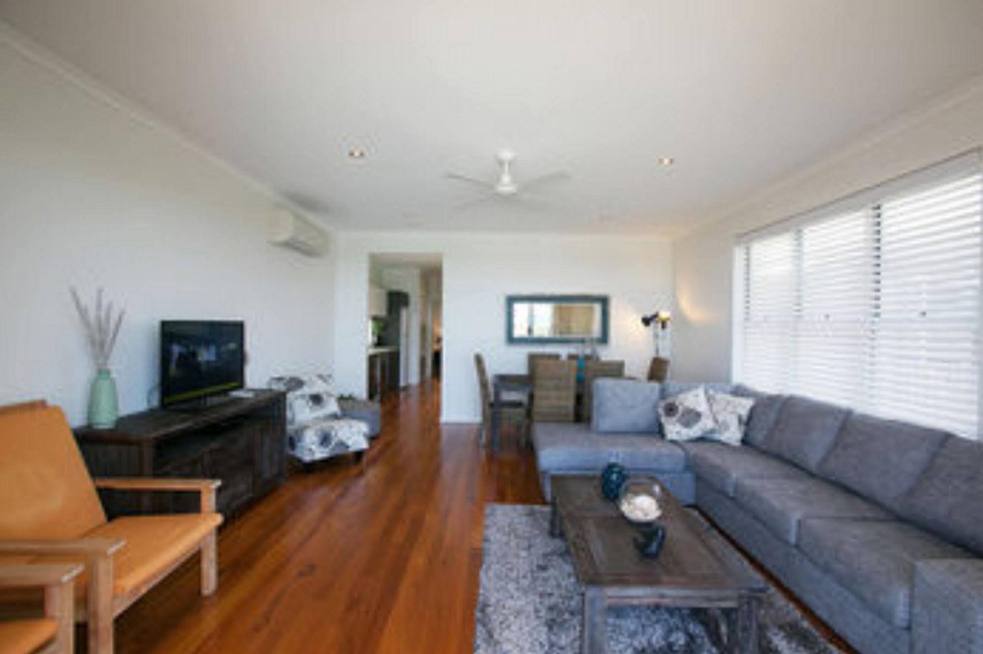 Caves Coastal Bar & Bungalows Caves Beach Exterior foto