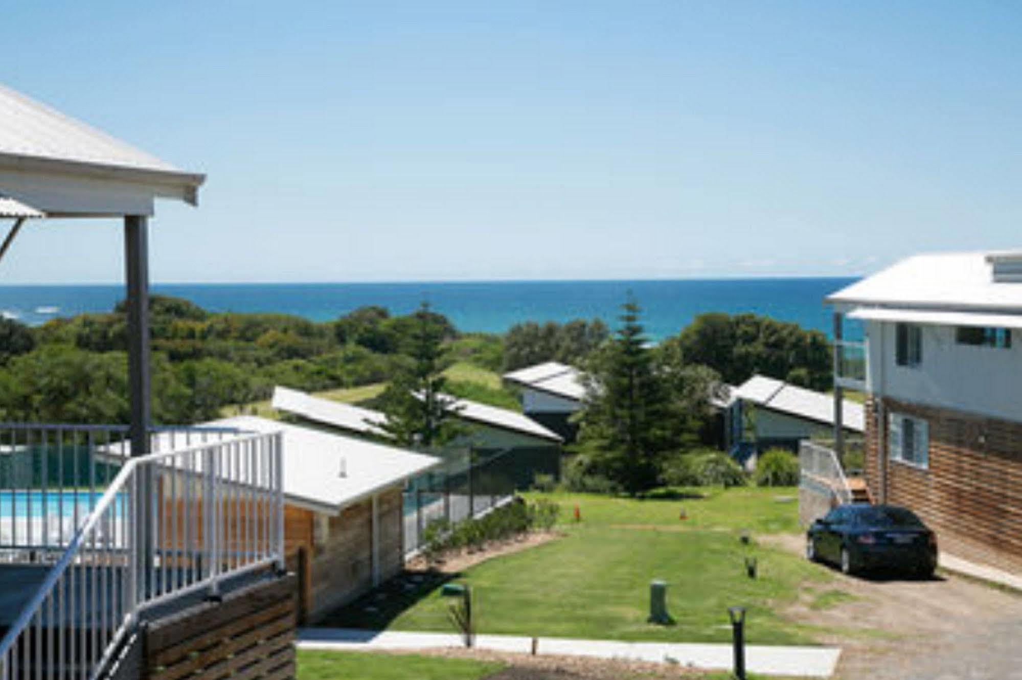 Caves Coastal Bar & Bungalows Caves Beach Exterior foto