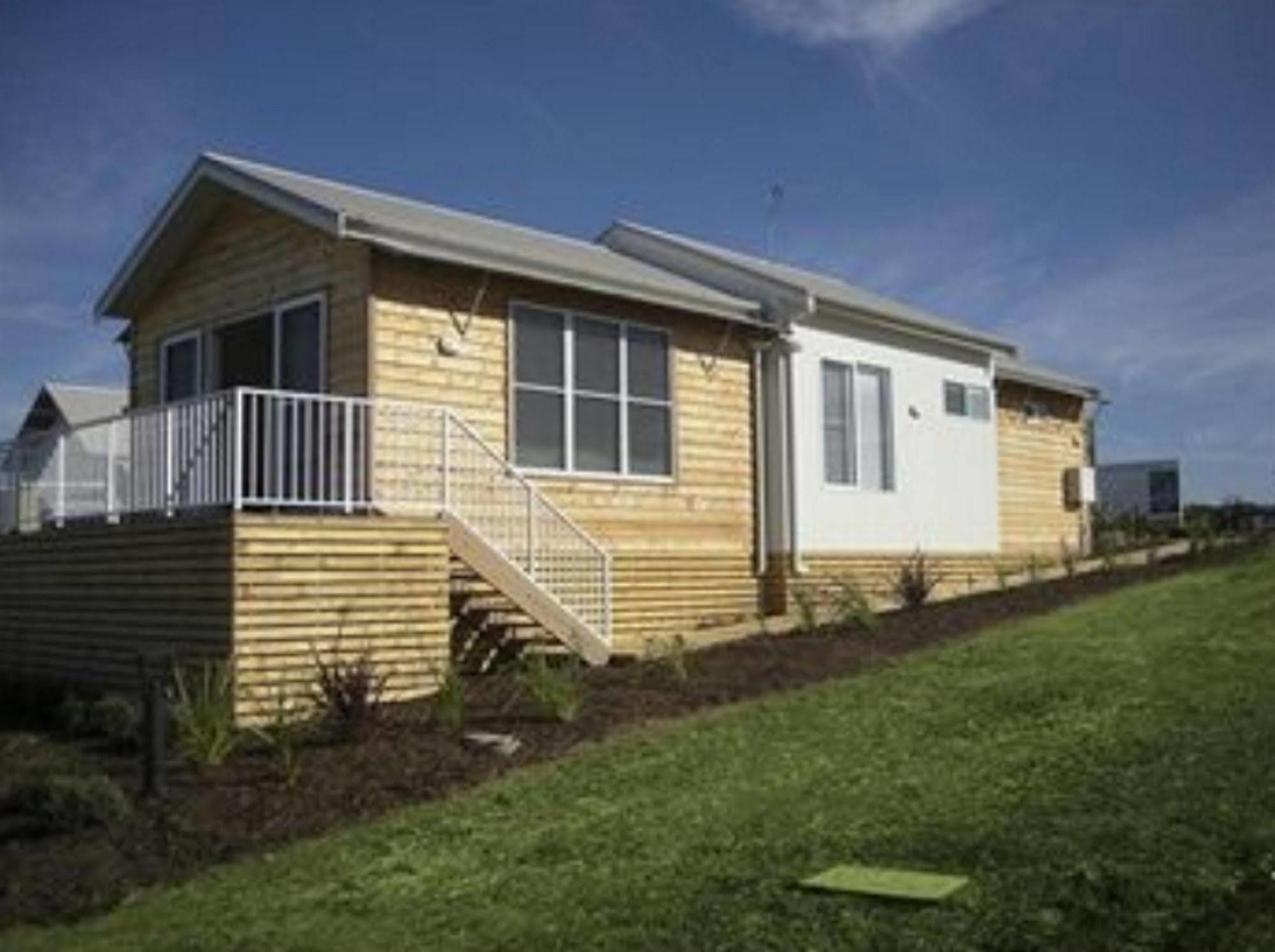 Caves Coastal Bar & Bungalows Caves Beach Exterior foto