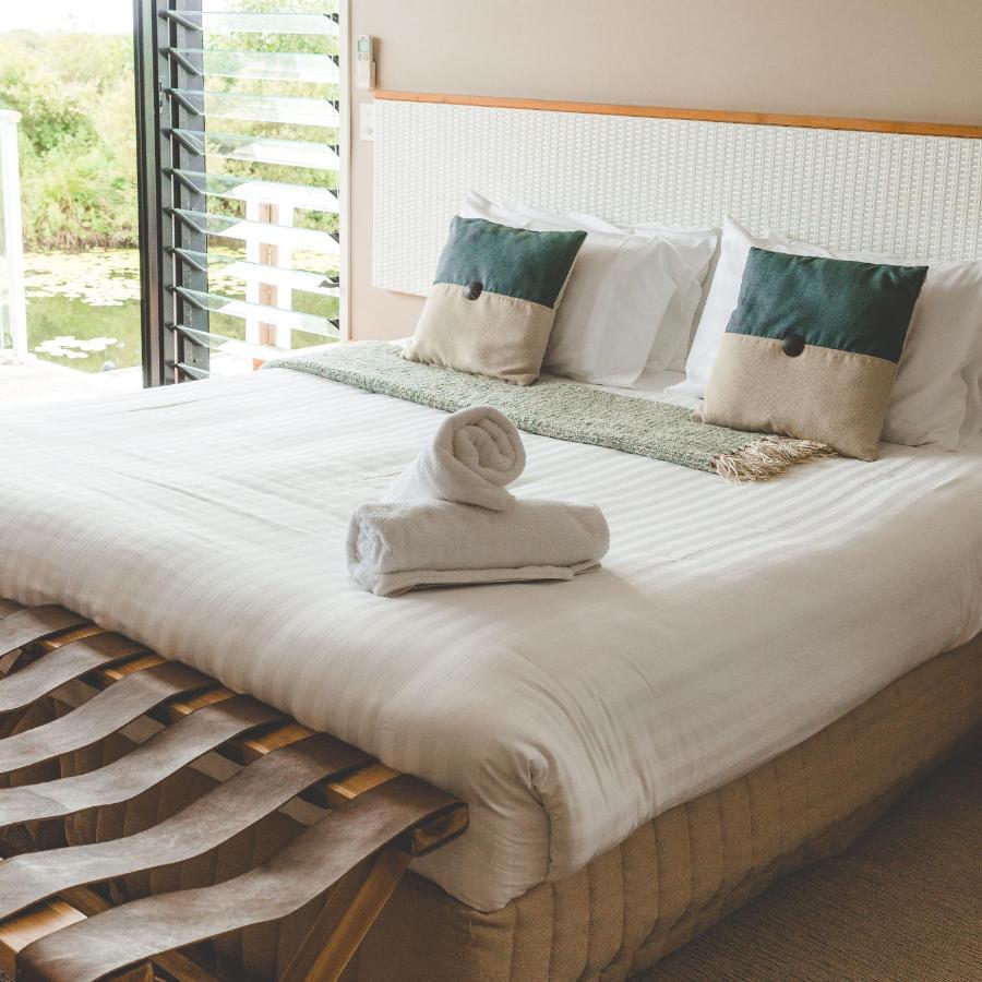 Caves Coastal Bar & Bungalows Caves Beach Exterior foto